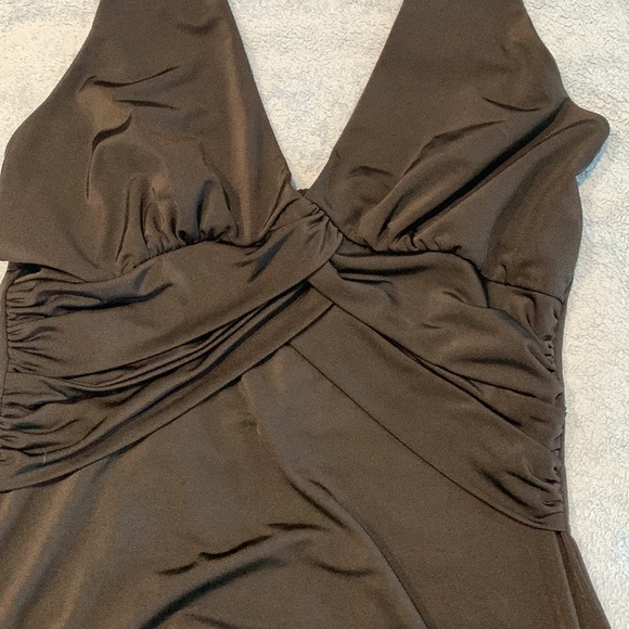 Size xs yoo n me top. Tie around neck. V neck - Picture 3 of 6